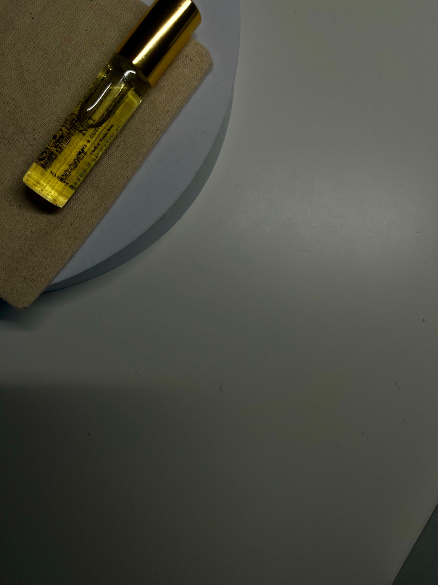 No. 1 Oudh & Tonka Bean - 5ml Roller Bottle